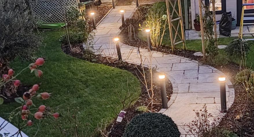 Garden pathway lights